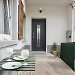 Stylisches Mit Terrasse Für Max 4 Personen In Nähe Zum Hbf Und Koblenzer-innenstadt Apartamento