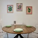 Stylisches Mit Terrasse Für Max 4 Personen In Nähe Zum Hbf Und Koblenzer-innenstadt Apartamento