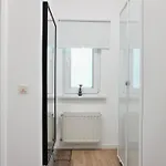 Stylisches Mit Terrasse Für Max 4 Personen In Nähe Zum Hbf Und Koblenzer-innenstadt * Coblenza