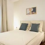 Stylisches Mit Terrasse Für Max 4 Personen In Nähe Zum Hbf Und Koblenzer-innenstadt * Coblenza