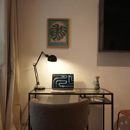 Stylisches Mit Terrasse Fuer Max 4 Personen In Naehe Zum Hbf Und Koblenzer-innenstadt Coblence