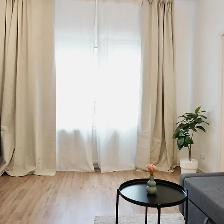 Stylisches Mit Terrasse Fuer Max 4 Personen In Naehe Zum Hbf Und Koblenzer-innenstadt Apartmán Koblenc