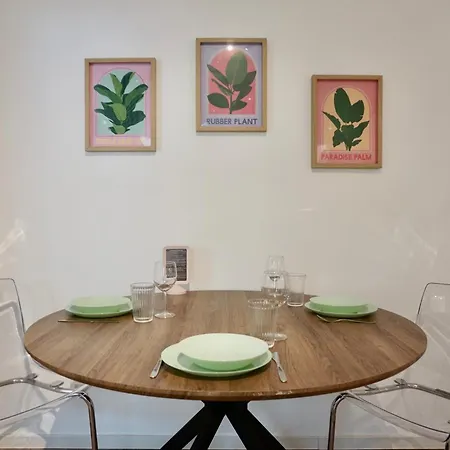 Stylisches Mit Terrasse Fuer Max 4 Personen In Naehe Zum Hbf Und Koblenzer-innenstadt Apartmán