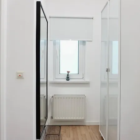 Neu Stylisches Max 4 Personen Naehe Hbf Und Innenstadt * Koblencja