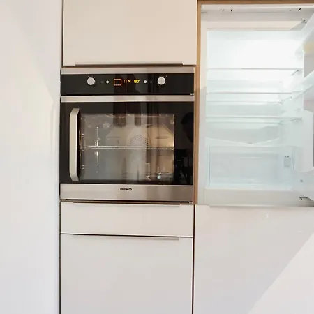 Neu Stylisches Max 4 Personen Naehe Hbf Und Innenstadt