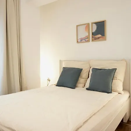 Neu Stylisches Max 4 Personen Naehe Hbf Und Innenstadt * Koblencja