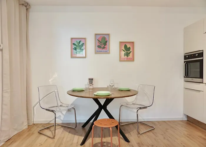 Stylisches Mit Terrasse Fuer Max 4 Personen In Naehe Zum Hbf Und Koblenzer-innenstadt Appartement