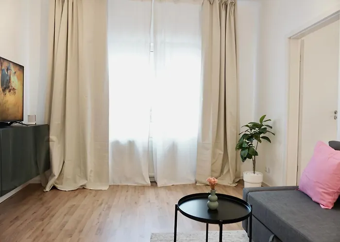 Stylisches Mit Terrasse Fuer Max 4 Personen In Naehe Zum Hbf Und Koblenzer-innenstadt Appartement Coblence