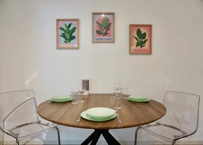 Stylisches Mit Terrasse Fuer Max 4 Personen In Naehe Zum Hbf Und Koblenzer-innenstadt Appartement