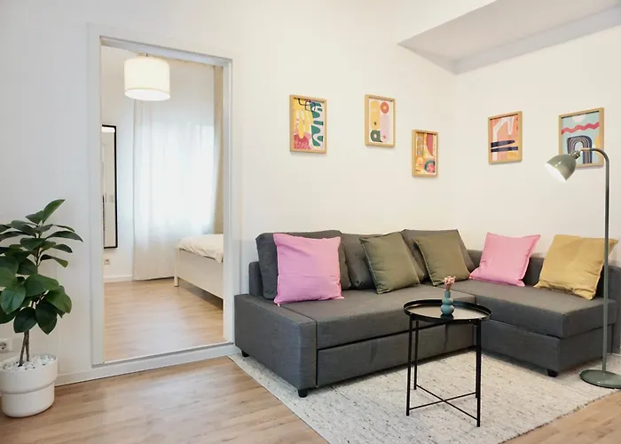 Stylisches Mit Terrasse Fuer Max 4 Personen In Naehe Zum Hbf Und Koblenzer-innenstadt