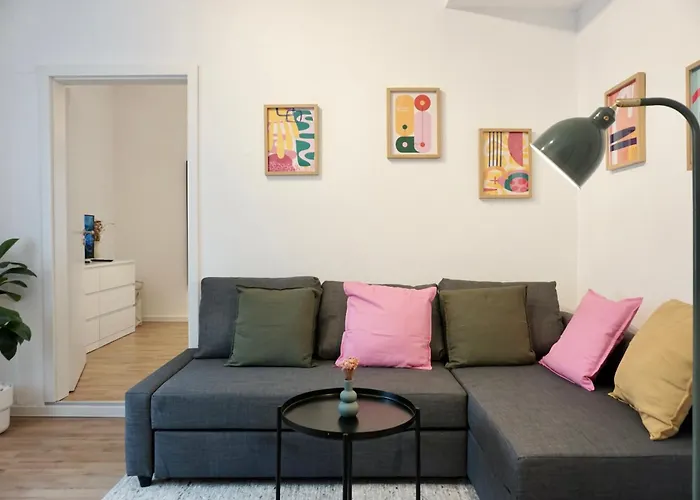 Appartement Stylisches Mit Terrasse Fuer Max 4 Personen In Naehe Zum Hbf Und Koblenzer-innenstadt