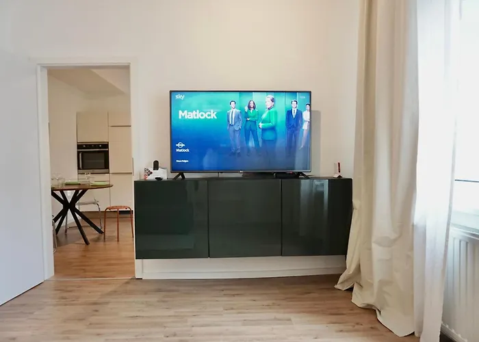 Stylisches Mit Terrasse Fuer Max 4 Personen In Naehe Zum Hbf Und Koblenzer-innenstadt Appartement *