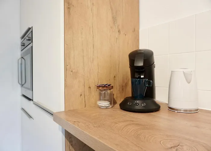 Appartement Stylisches Mit Terrasse Fuer Max 4 Personen In Naehe Zum Hbf Und Koblenzer-innenstadt *