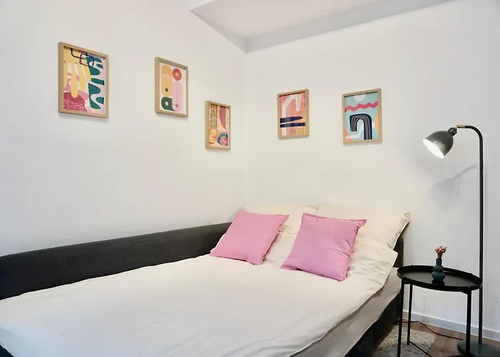 Appartement Stylisches Mit Terrasse Fuer Max 4 Personen In Naehe Zum Hbf Und Koblenzer-innenstadt Coblence
