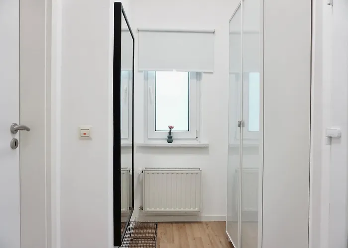 Stylisches Mit Terrasse Fuer Max 4 Personen In Naehe Zum Hbf Und Koblenzer-innenstadt * Coblence