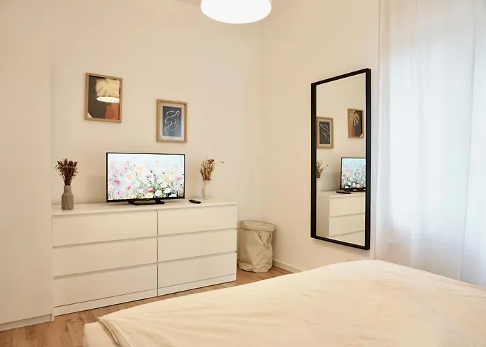 Stylisches Mit Terrasse Fuer Max 4 Personen In Naehe Zum Hbf Und Koblenzer-innenstadt Appartement *