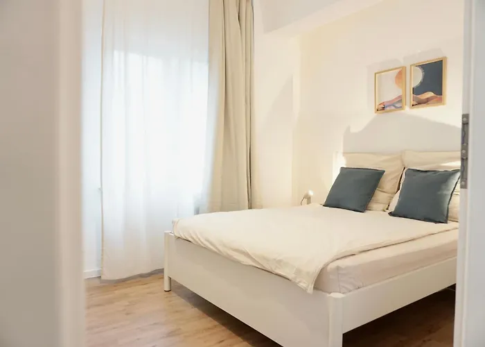 Appartement Stylisches Mit Terrasse Fuer Max 4 Personen In Naehe Zum Hbf Und Koblenzer-innenstadt