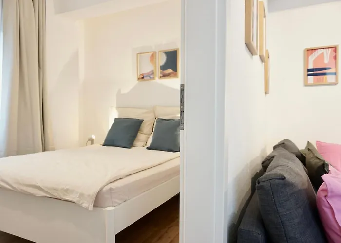 Stylisches Mit Terrasse Fuer Max 4 Personen In Naehe Zum Hbf Und Koblenzer-innenstadt * Coblence