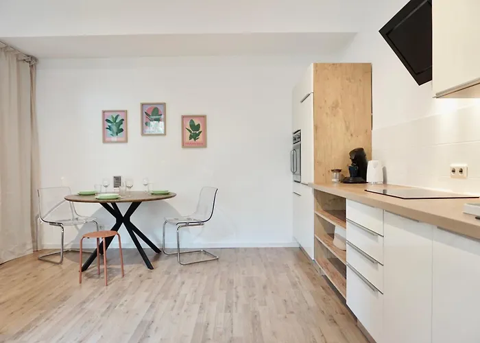 Appartement Stylisches Mit Terrasse Fuer Max 4 Personen In Naehe Zum Hbf Und Koblenzer-innenstadt *