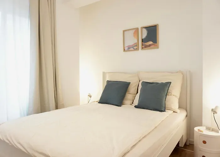 Stylisches Mit Terrasse Fuer Max 4 Personen In Naehe Zum Hbf Und Koblenzer-innenstadt * Coblence